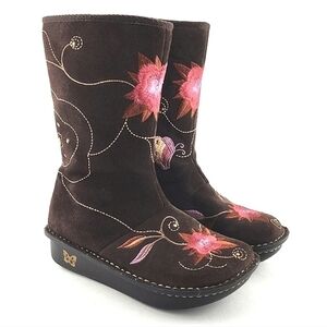 Excellent Alegria Women's Suede Floral Embroidered Shearling Boots Brown 37